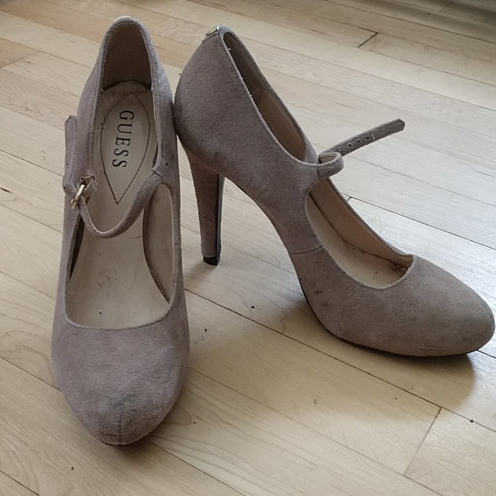 Guess suede pumps